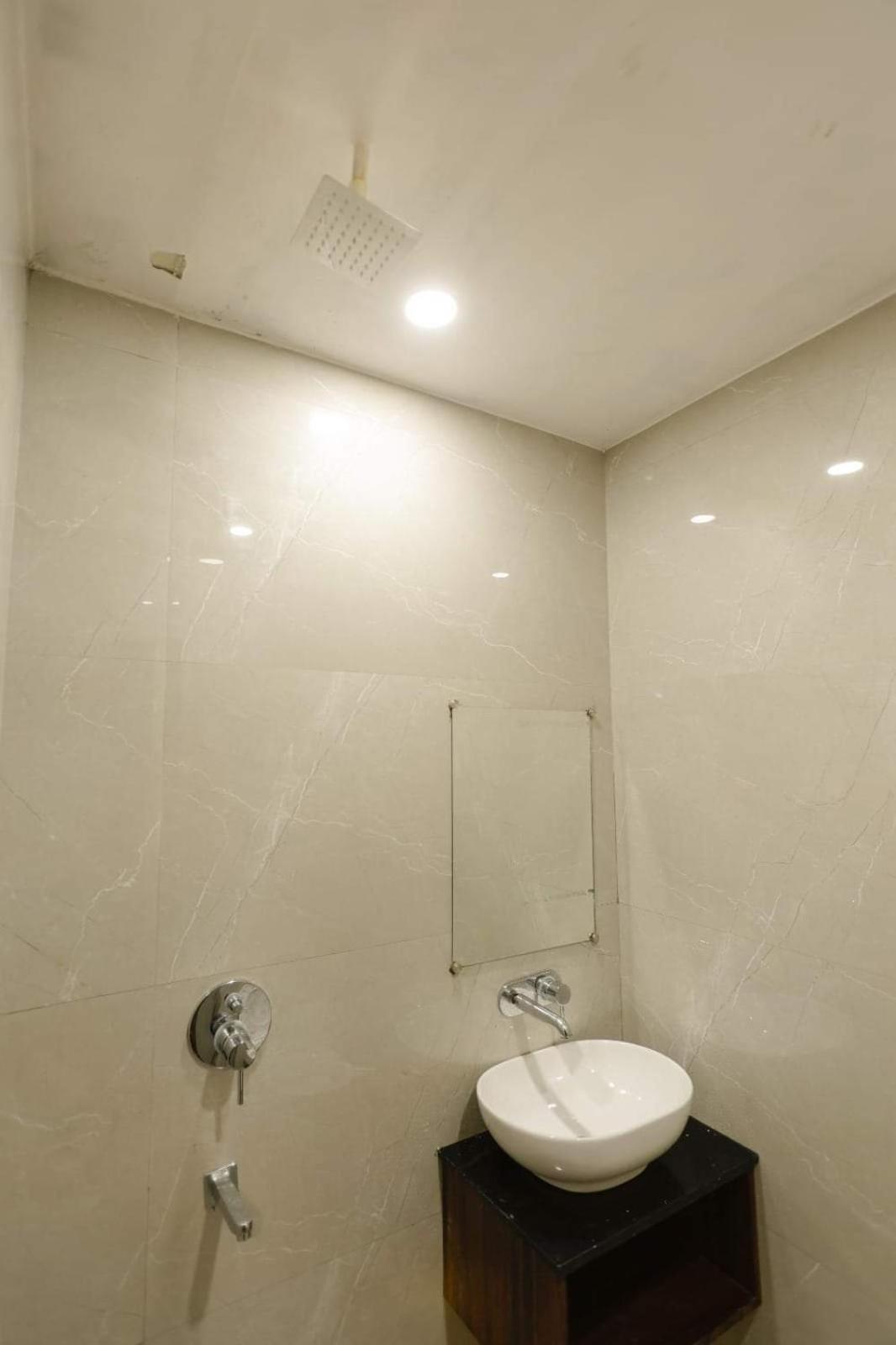 Hotel Rovers Inn Amritsar Exterior photo