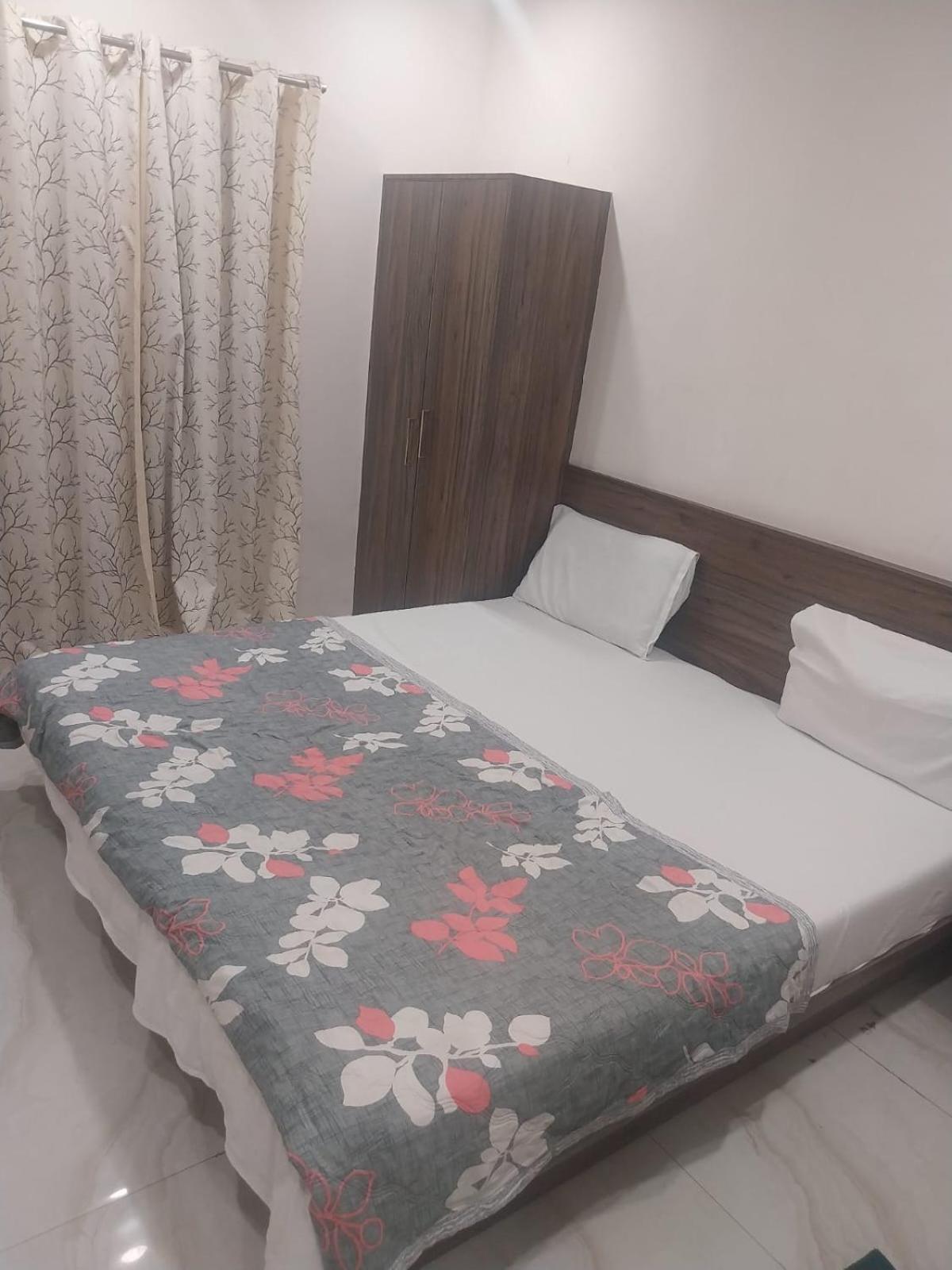 Hotel Rovers Inn Amritsar Exterior photo