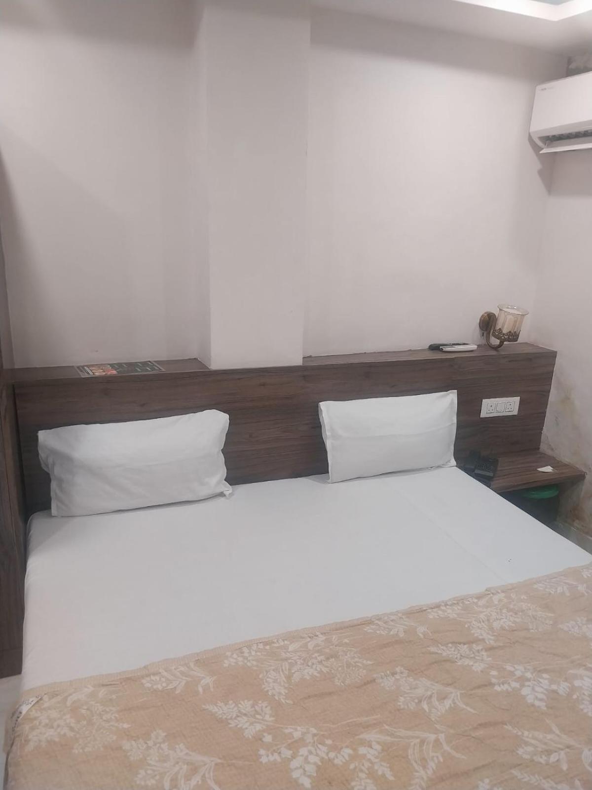 Hotel Rovers Inn Amritsar Room photo
